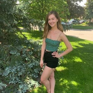 Meet your Posher, Rebecca